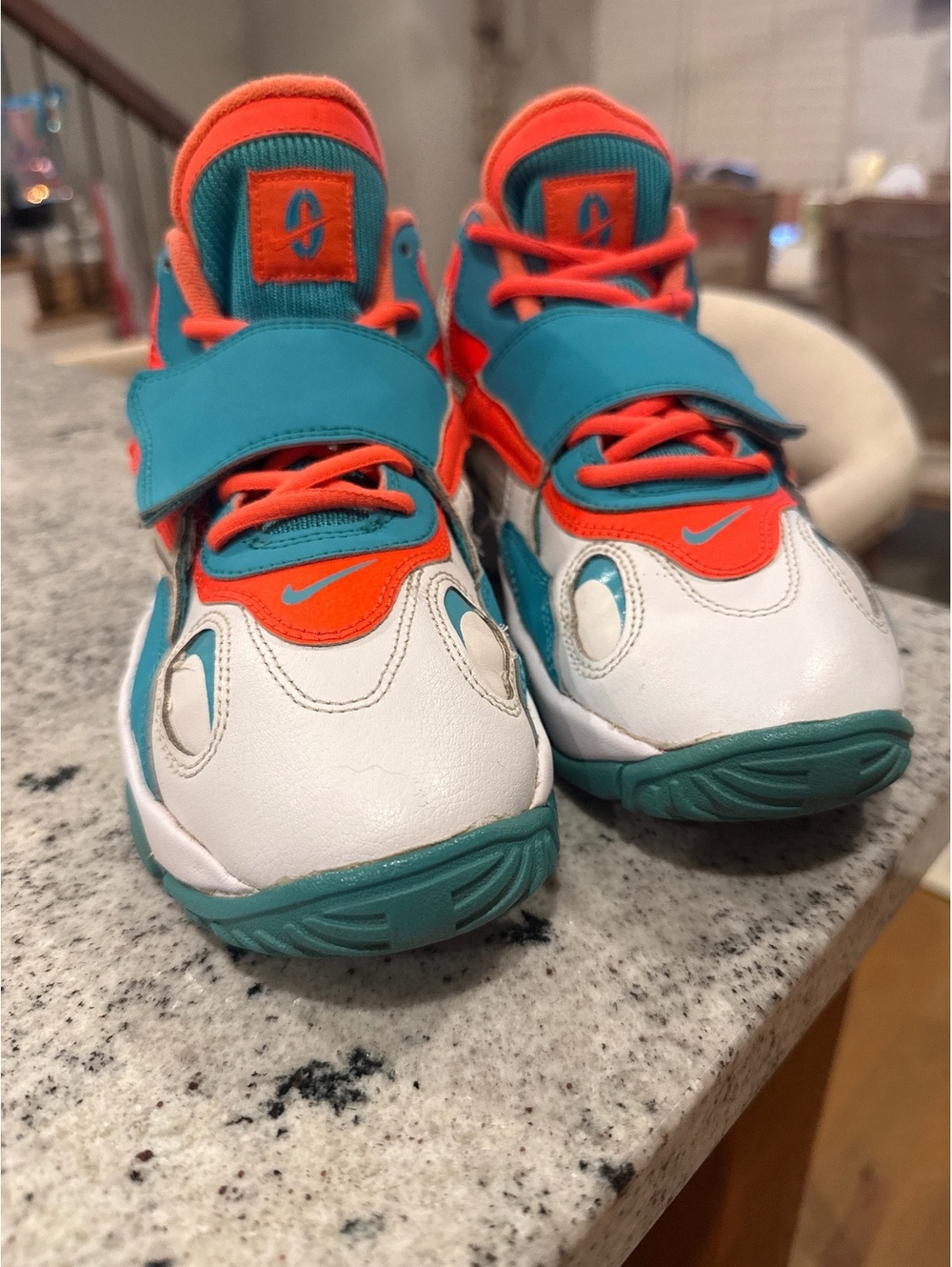Preowned Size 6.5y Nike Air Speed Turf GS in Bright Turquoise/Bright Mango
